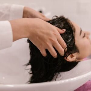 خدمات العنايه بالشعر وتجميله وعلاجه وتصفيفه فى هى سبا